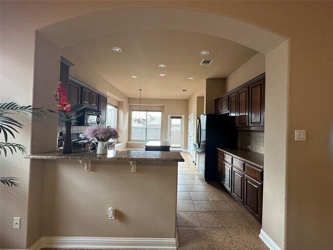 Building Photo - 1700 Stonehaven Ln
