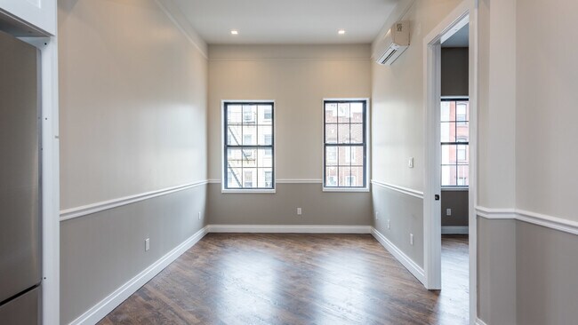 Foto del edificio - 77 Graham Ave