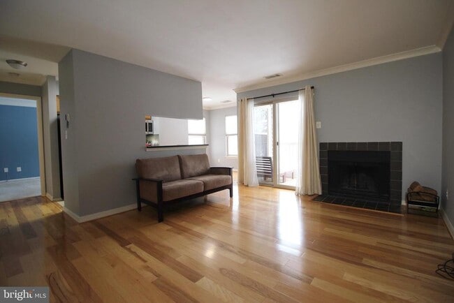 Foto del edificio - 11657 Chesterfield Ct