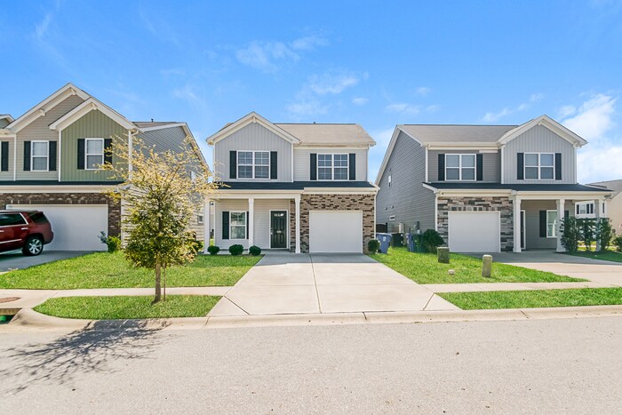 Foto principal - 329 Beacon Field Rd