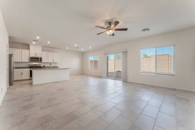 Foto del edificio - NEWLY BUILT Home with Park Views!