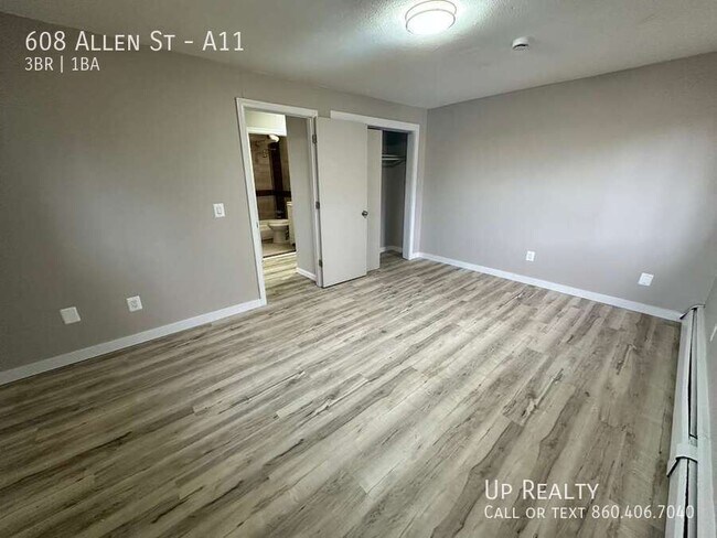 Building Photo - 608 Allen St