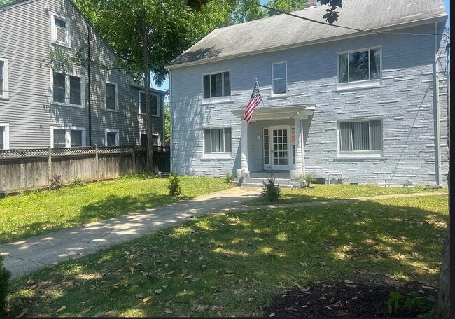 Foto del edificio - 4317 River Rd NW