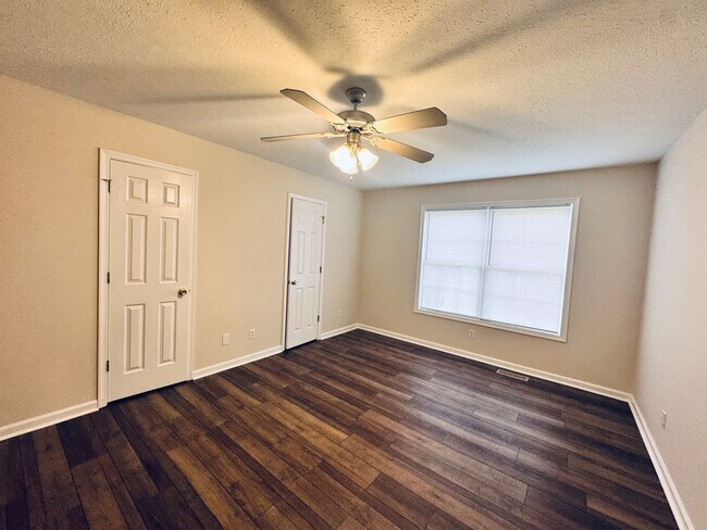 Building Photo - 107 Willard Way