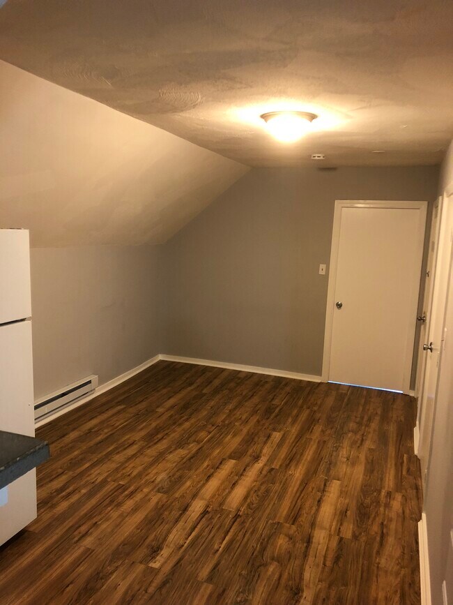Dinning Room - 9 Stevens St
