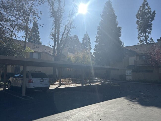 Foto del edificio - 3400 Sullivan Ct