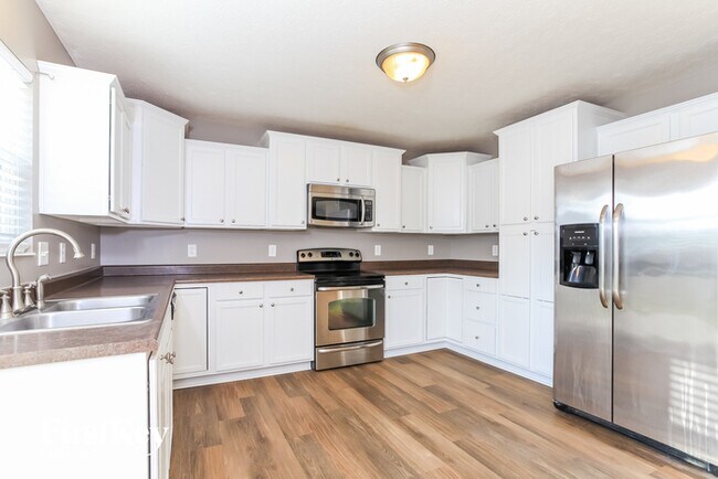 Building Photo - 5627 Creekside Meadows Dr