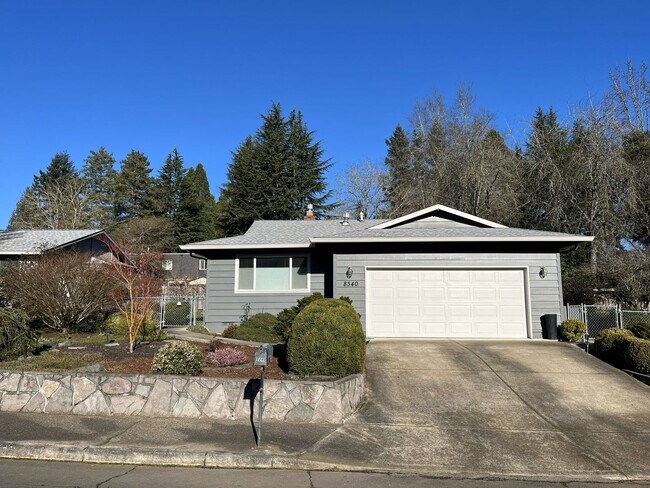 Building Photo - Move-In Ready Single-Story with Beautiful Front Garden & Spacious Kitchen