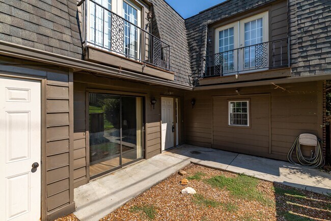 Building Photo - 9104 Woodpark Ln NW