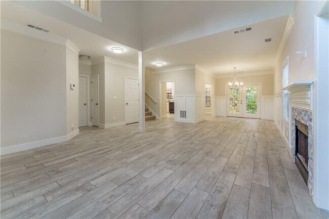 Foto del edificio - 642 Granby Hill Pl