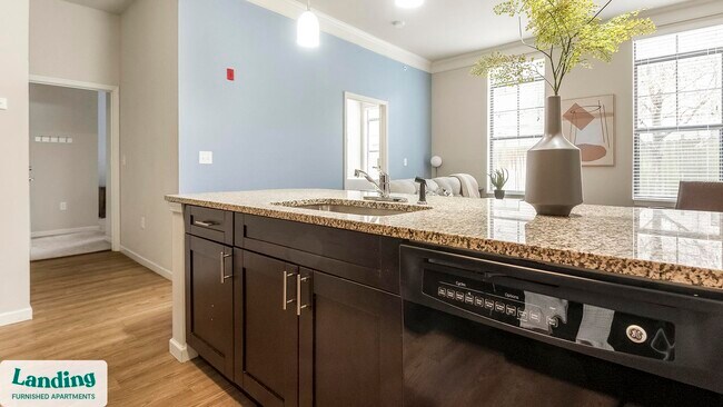 Foto del edificio - 4050 W Pine Blvd