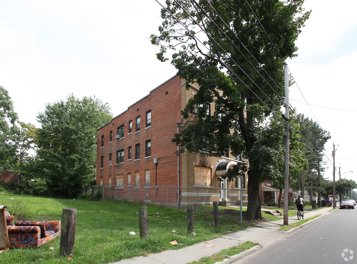 Building Photo - 598-600 Garden St