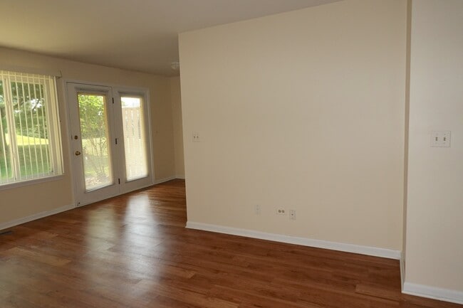 Foto del edificio - 210 Crestview Dr