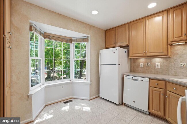 Foto del edificio - 2391 Hunters Square Ct