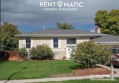 Building Photo - 1207 E Gaylene Cir