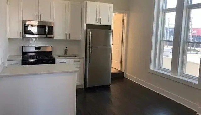Foto del edificio - 2362 N Clybourn Ave