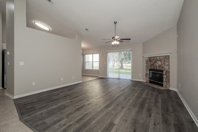 Building Photo - 9099 Rockpond Meadows Dr