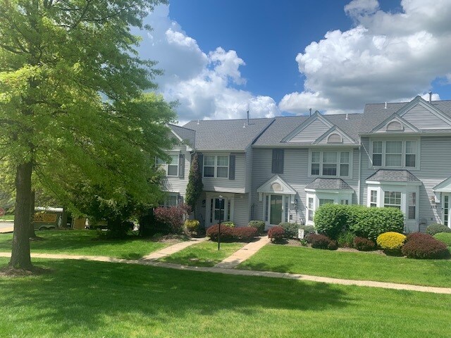 Primary Photo - 109 Coachside Dr