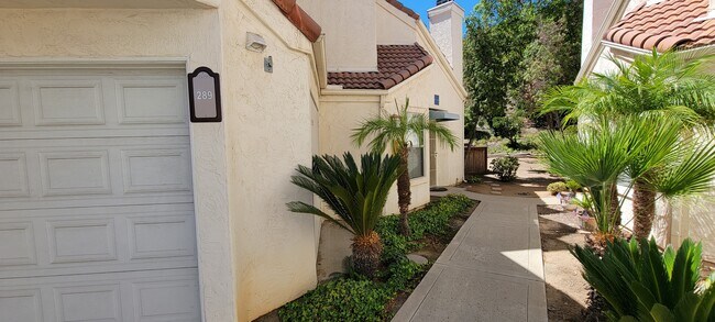 Building Photo - 12022 Calle De Montana