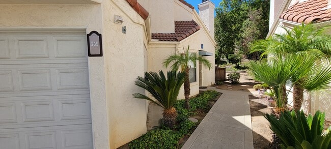 Building Photo - 12022 Calle De Montana
