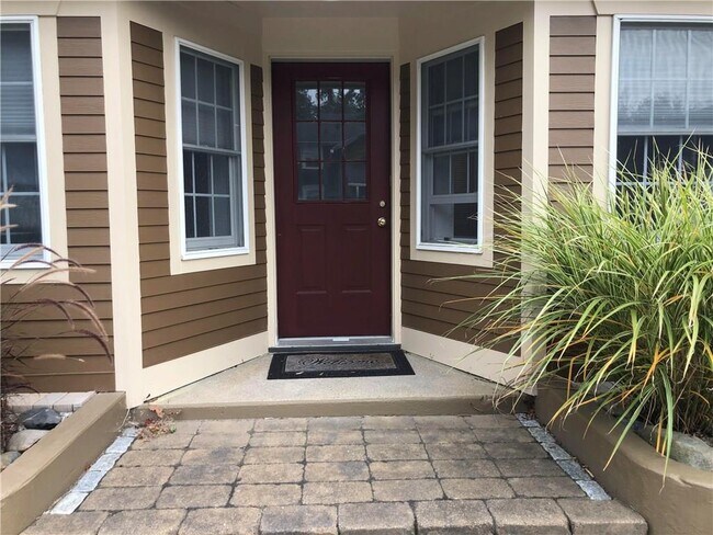 Building Photo - 26 Douglas St