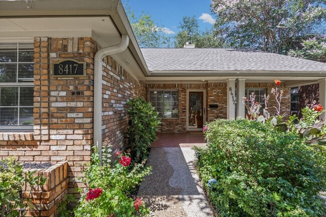 Foto del edificio - 8417 Cornerwood Dr
