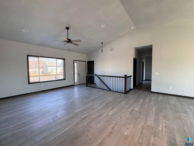 Foto del edificio - 415 N Elm St