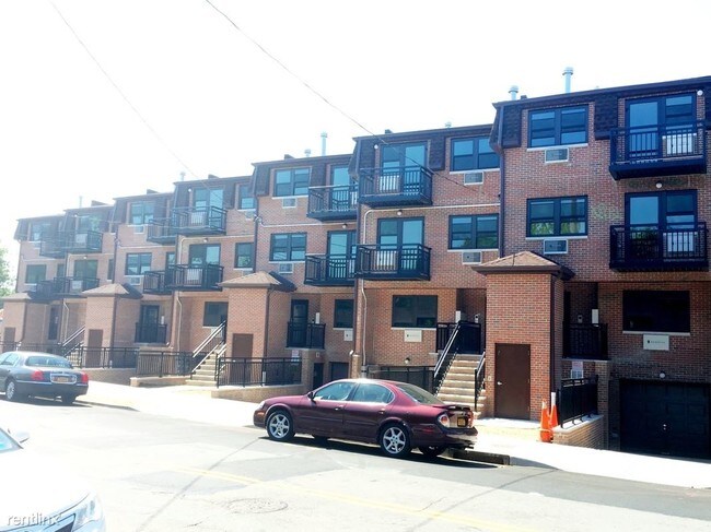 Building Photo - 1 br, 1 bath Apartment - 8111 57th Ave 2B