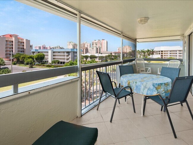 Building Photo - Sleek and Inviting 2 Bedroom unit with Stu...