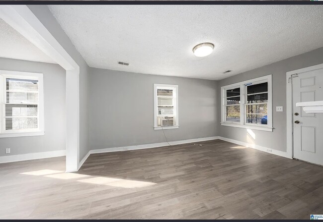 Building Photo - 1825 18th St Ensley