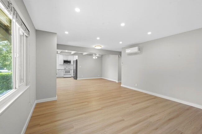 Building Photo - 836 Blair Ave