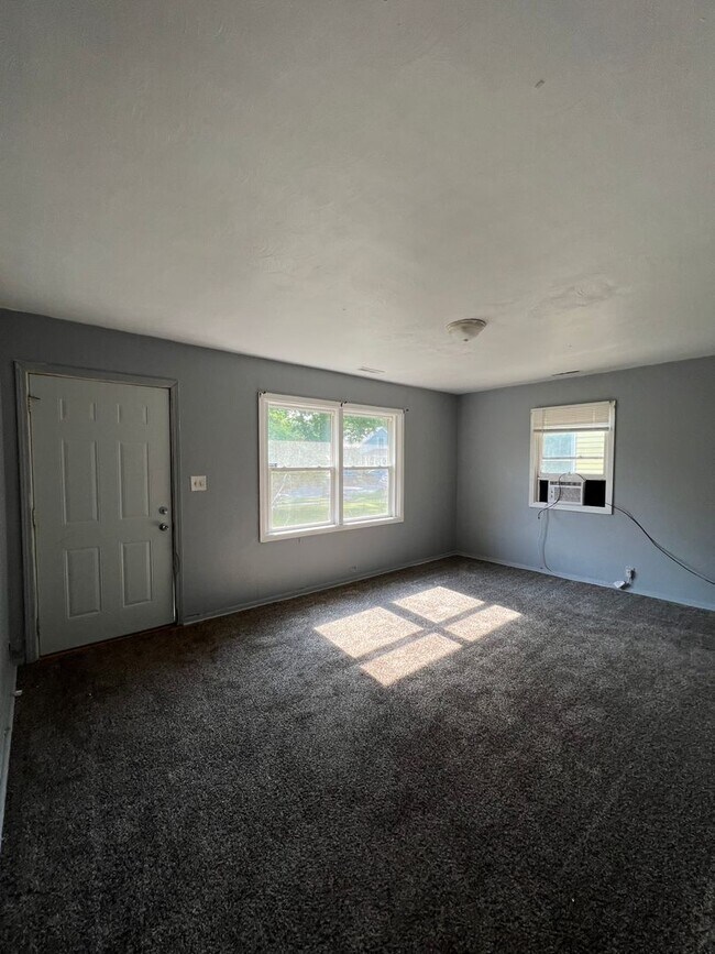 Foto del edificio - Charming 2-Bedroom, 1-Bathroom Home – $950...