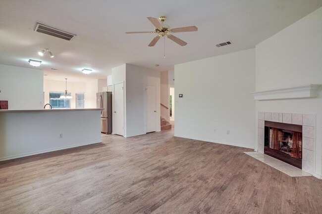 Foto del edificio - 1102 Black Locust Drive West