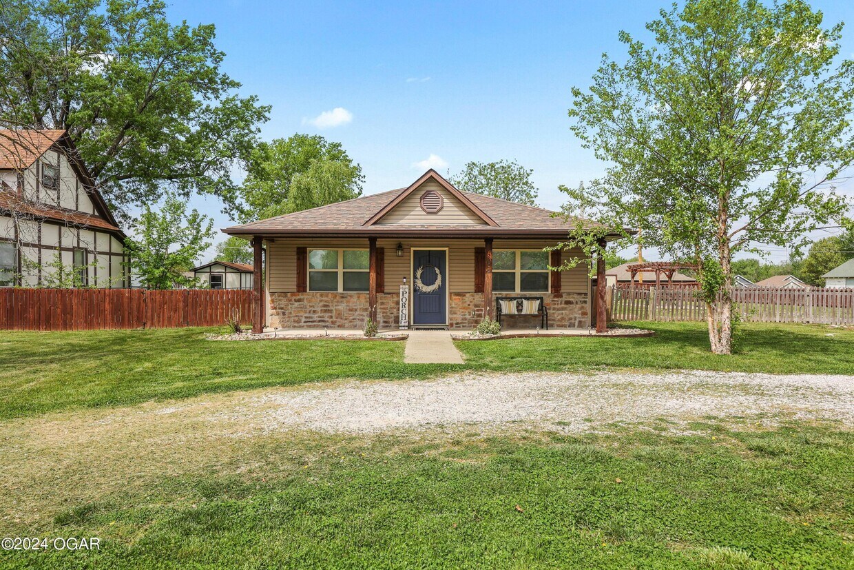 2306 S Tyler Ave, Joplin, MO 64804 Condo for Rent in Joplin, MO
