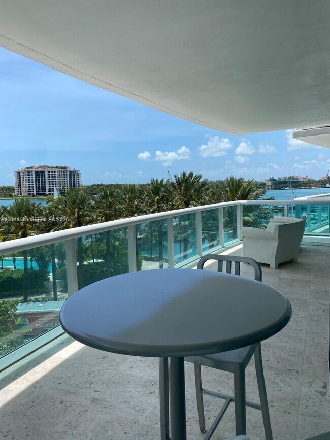 Foto del edificio - 1000 South Pointe Dr