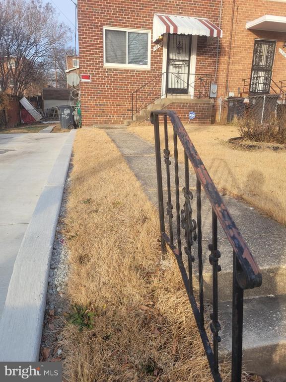 Building Photo - 3518 Madison St