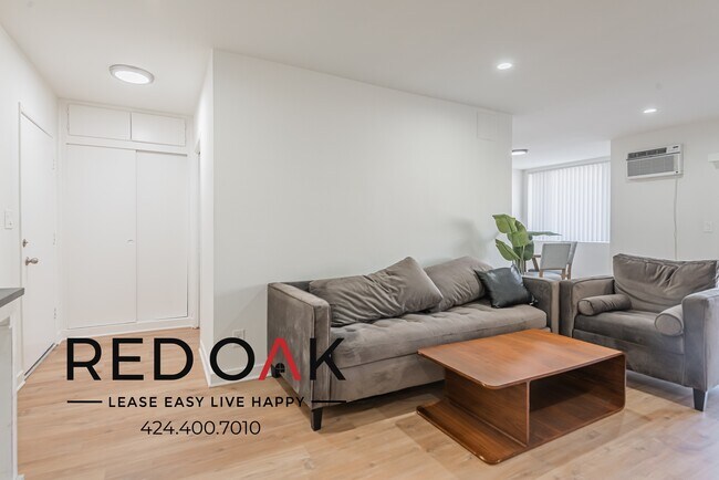 Foto del edificio - Bright and Spacious Two Bedroom with Priva...