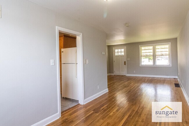 Foto del edificio - 304 W Riverview Rd