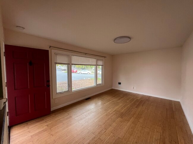 Foto del edificio - 4058 Lambert Rd