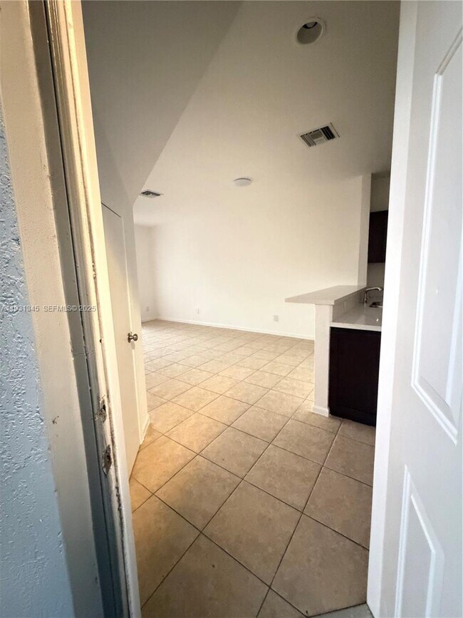 Foto del edificio - 1415 NW 34th Way