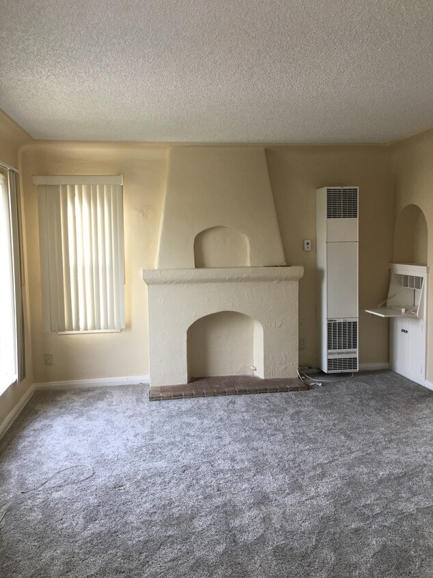 Foto del edificio - 235 Corona Ave