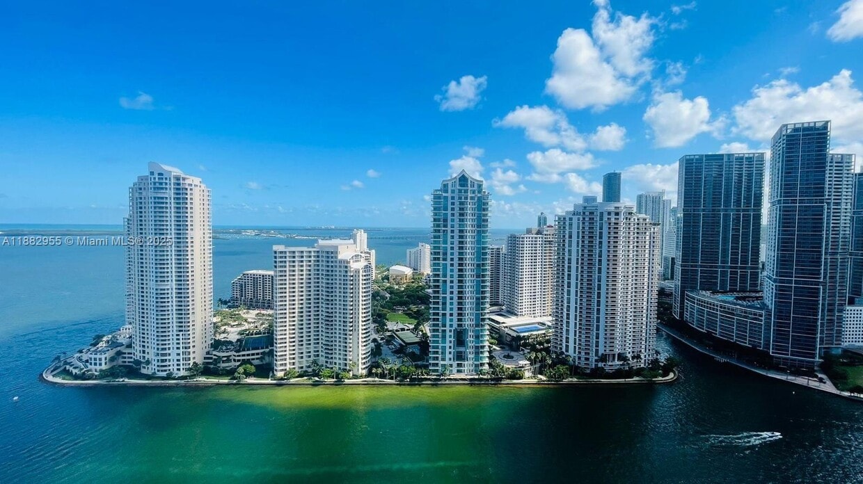 Foto principal - 335 S Biscayne Blvd