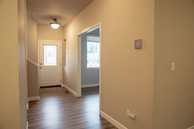 Building Photo - 4444 Edgewater Blvd NE, Lacey - 3bd plus den