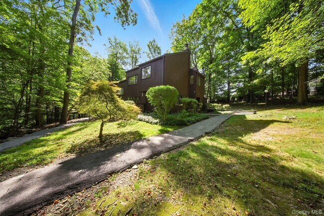Foto del edificio - 4 Aspen Ct