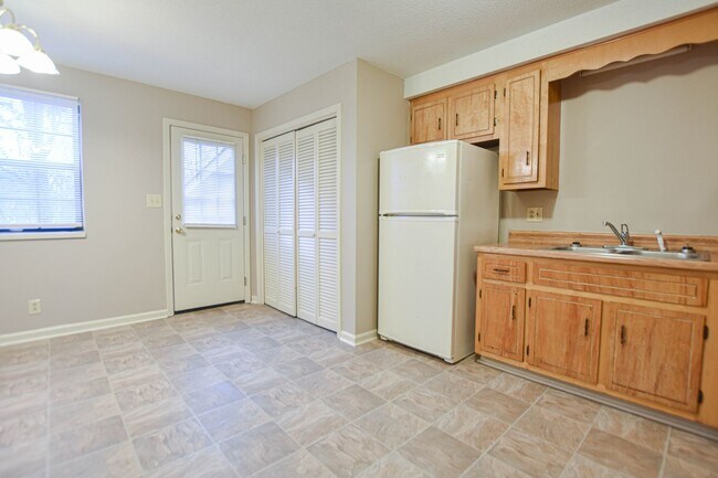 Foto del edificio - 1533 E Knollwood Cir