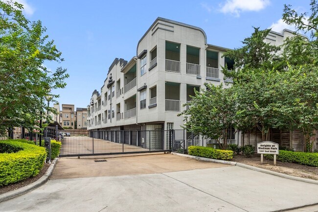 Foto del edificio - 1441 East St