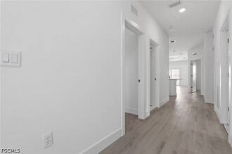 Building Photo - 723 Ivan Ave S