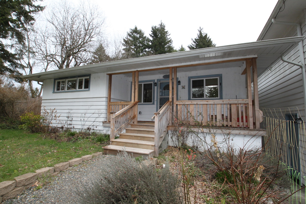 Primary Photo - 20224 Ridge Rd SW