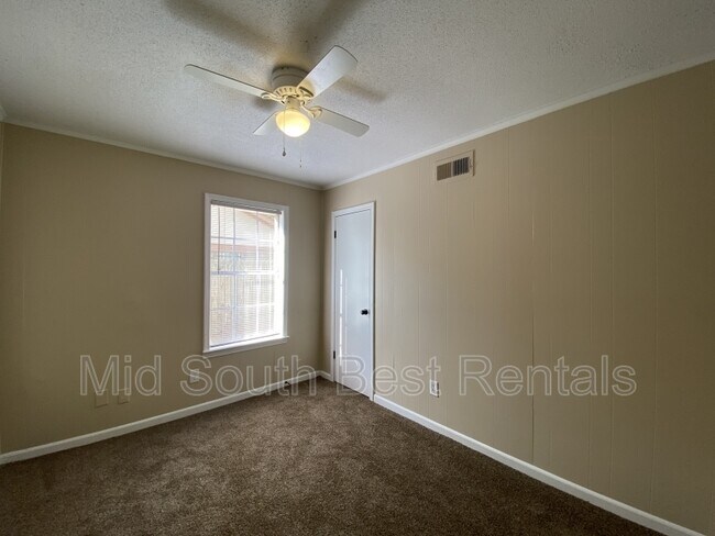 Foto del edificio - 5480 Flowering Peach Dr