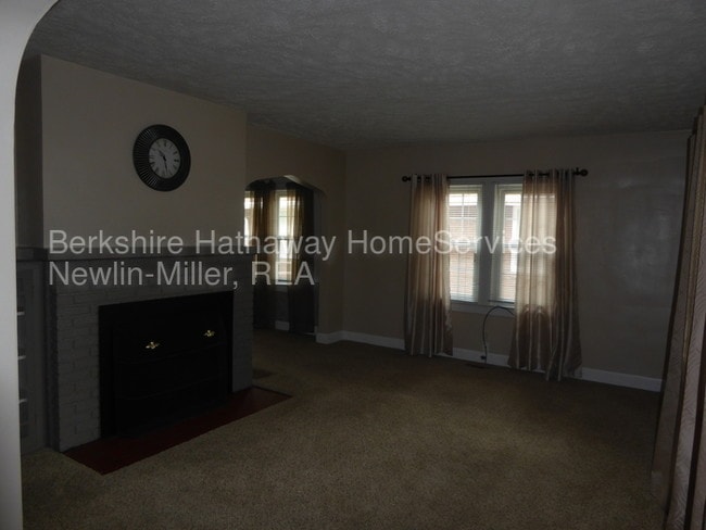 Building Photo - 2605 Deming St